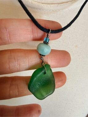 Layered Green Sea Glass Pendant Necklace - Women's Hawaii made